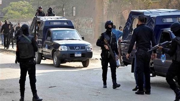 رفض تحمل الخسائر.. «الداخلية» تكشف حقيقة النصب على أجنبي والاستيلاء على سيارة نجله