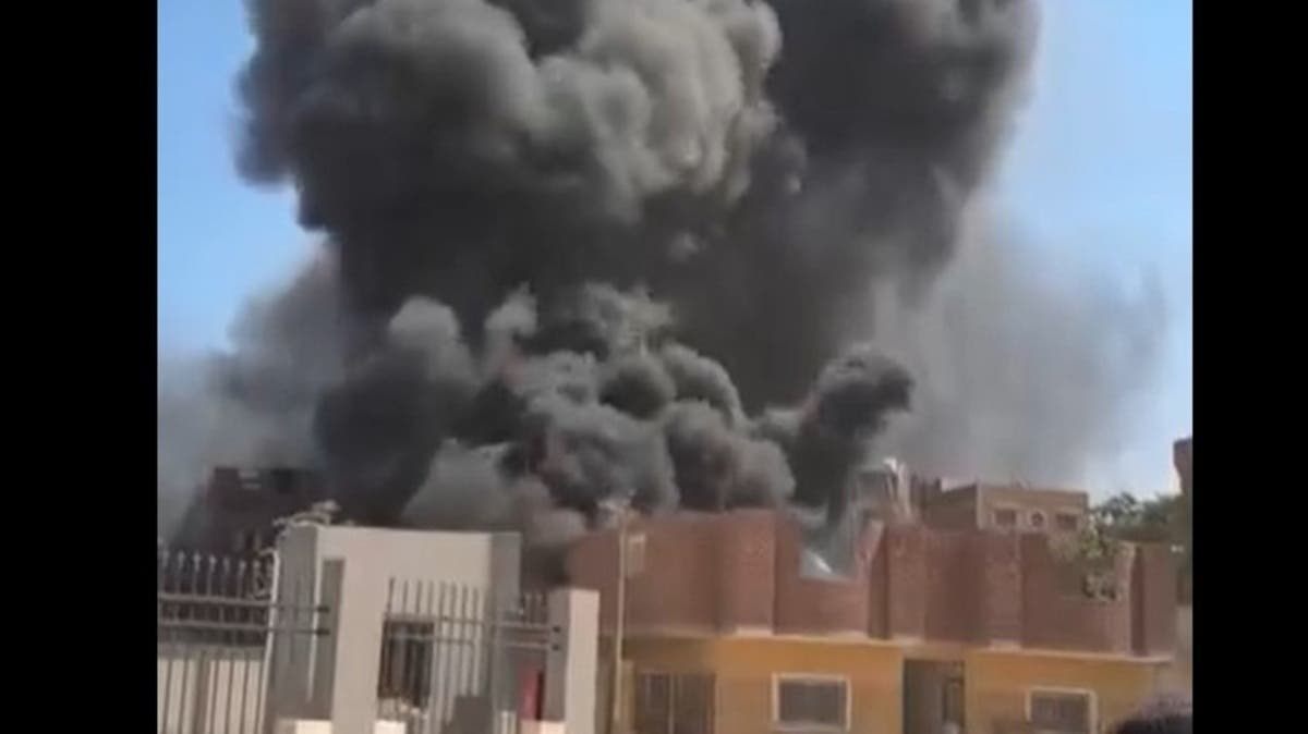 مصر.. حريق كبير داخل مبنى حكومي بمنطقة كرداسة في الجيزة