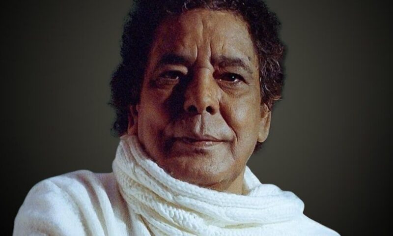 محمد منير يعود من ألمانيا.. ويجهز مفاجأة لجمهوره