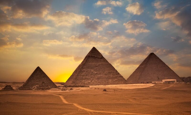 سر صمود أهرامات مصر أمام الزلازل.. ودراسة تشير لـ”اهتزاز عكس اتجاه الأرض”