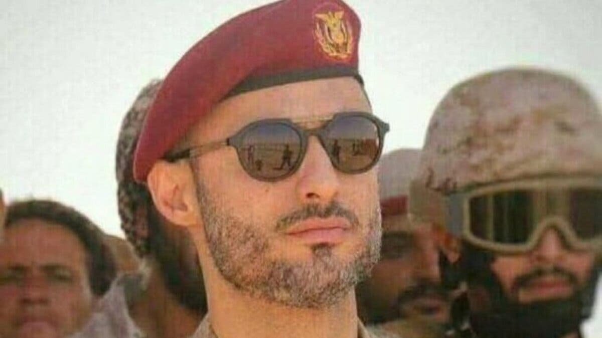 اليمن: العليمي يعيّن هاشم الأحمر مستشاراً عسكرياً برتبة فريق