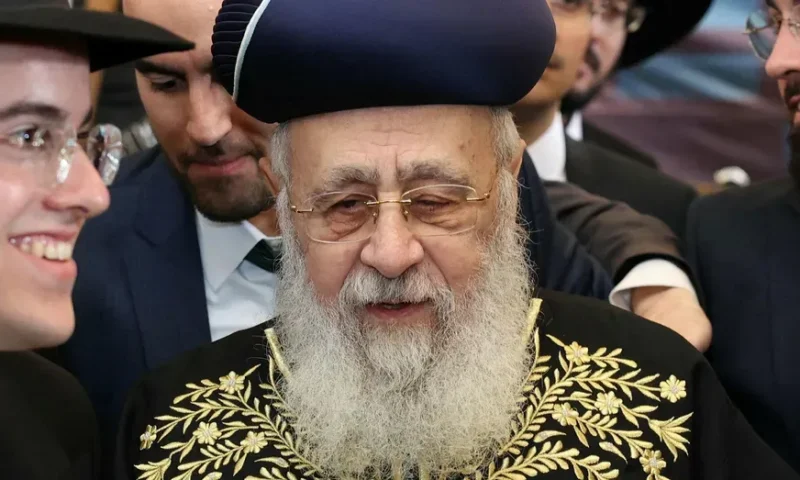 الحاخام إسحاق يوسف يدعو لإسقاط اليمين وعدم التصويت لحزب “شاس”