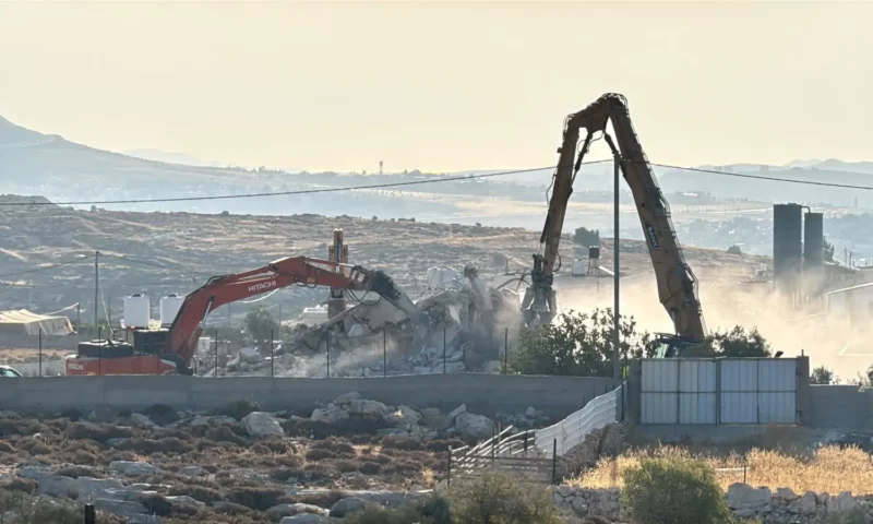 الاحتلال يهدم منازل ومنشآت فلسطينية في القدس وجنين وبيت لحم والخليل