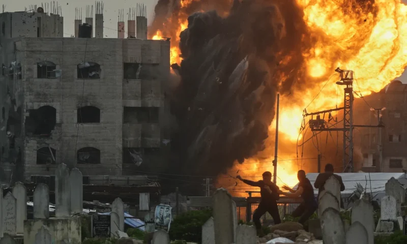 مصابون في خروقات جديدة لوقف إطلاق النار في غزة