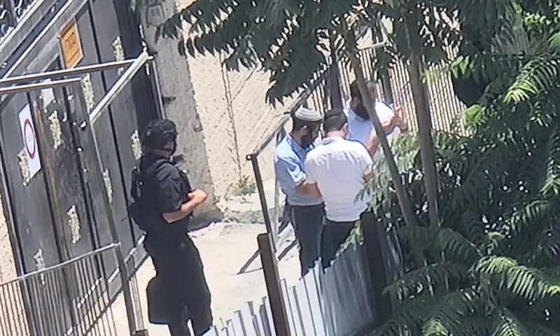 بعد اقتحامات وتهديدات.. الاحتلال يمضي نحو إغلاق مدرسة دار الهدى في شعفاط