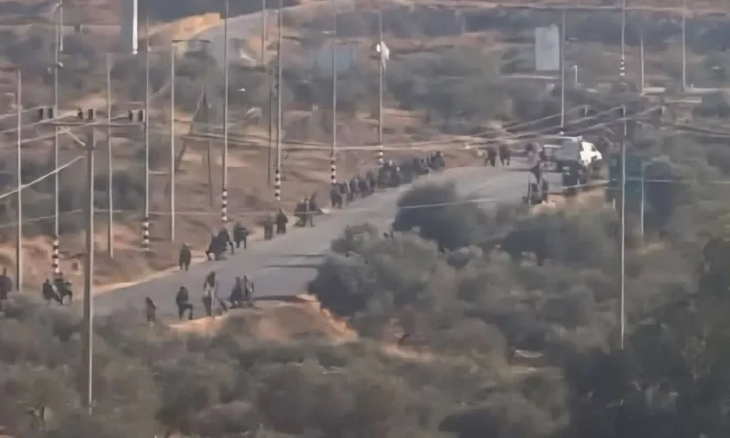 بعد حصار البلدة لـ3 أيام.. جيش الاحتلال يقتحم قصرة لإخلاء بؤرة استيطانية