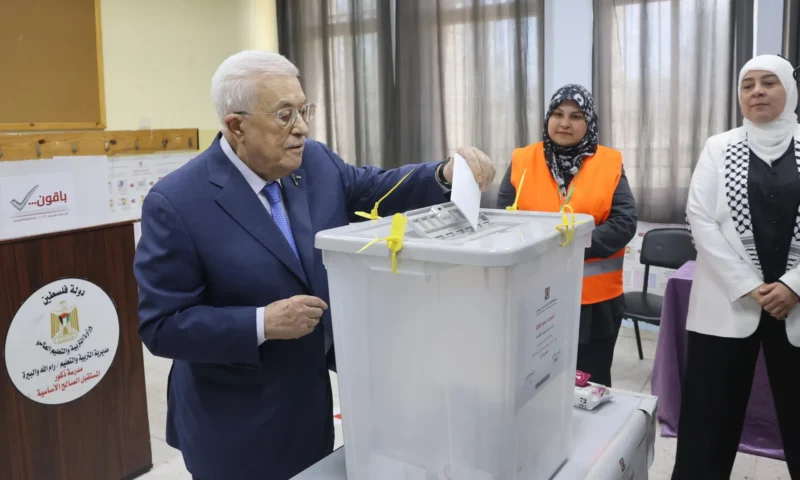 هل تُجرى الانتخابات الفلسطينية في موعدها وكيف تبدو خريطة المواقف منها؟
