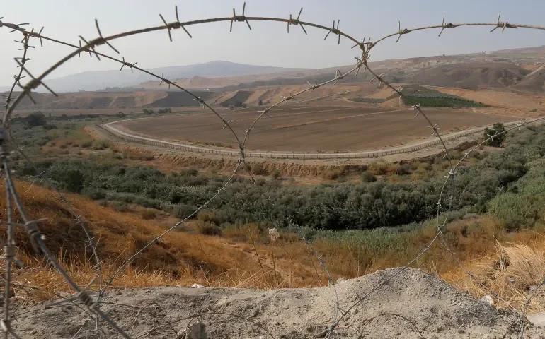 المنطقة العازلة والأمن الغذائي.. قانون أردني يمهد لتفريغ الحدود مع فلسطين