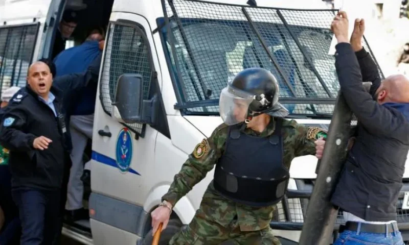 تحذيرات من تصاعد القمع بحق المعتقلين السياسيين في سجن الجنيد
