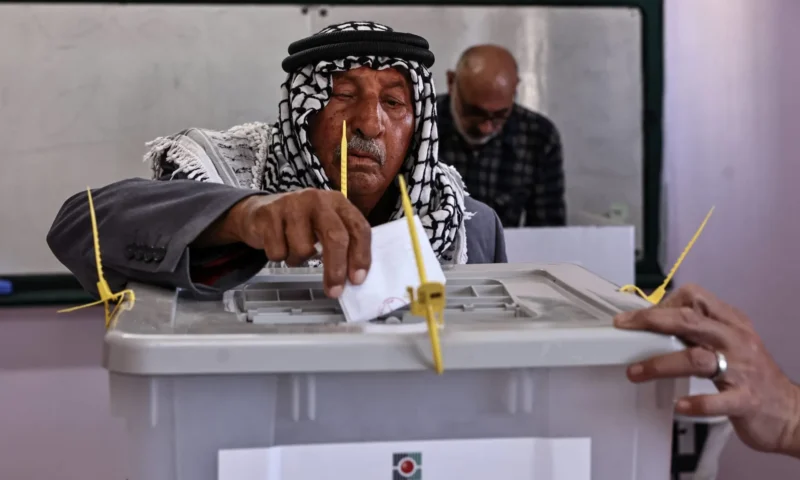 الانتخابات الفلسطينية: تجديد الشرعية أم إعادة إنتاج الأزمة؟
