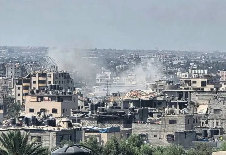 شهيد ومصابون بغارة إسرائيلية وسط قطاع غزة 