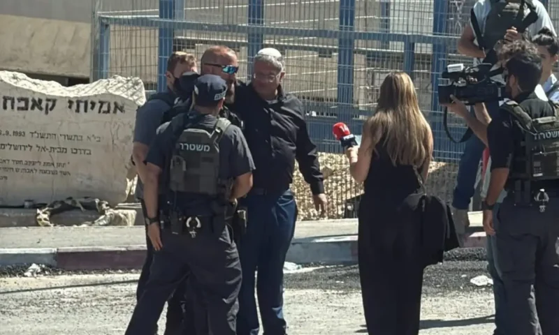 إخلاء معهد قلنديا.. بن غفير يقود اقتحام الاحتلال لمنشأة تابعة للأونروا شمال القدس