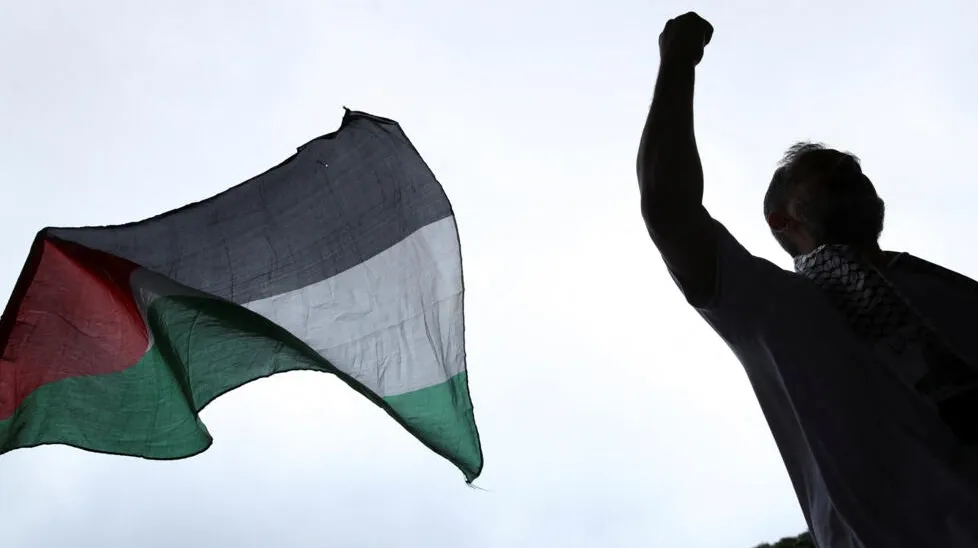 ائتلاف فلسطيني واسع إلى انقسام أكثر أم إلى التوافق الوطني؟