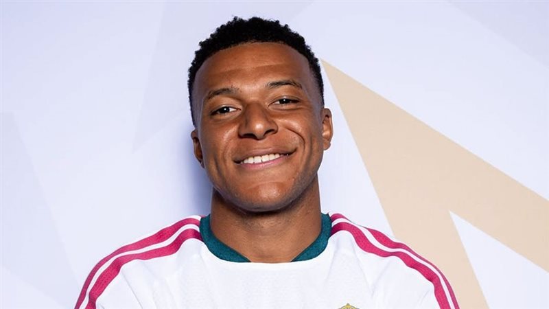 لاعبو ريال مدريد يخضعون لجلسة تصوير رسمية استعدادا لدوري أبطال أوروبا (صور)