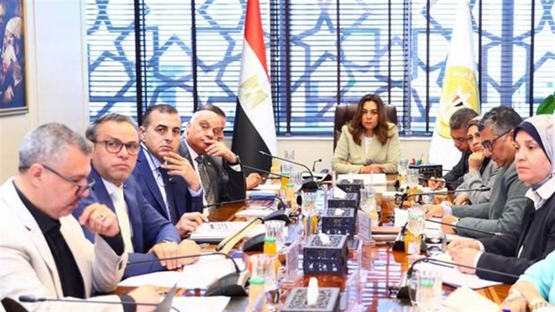 منال عوض: تنفيذ مشروعات بيئية للحد من التلوث ومواجهة آثار التغيرات المناخية