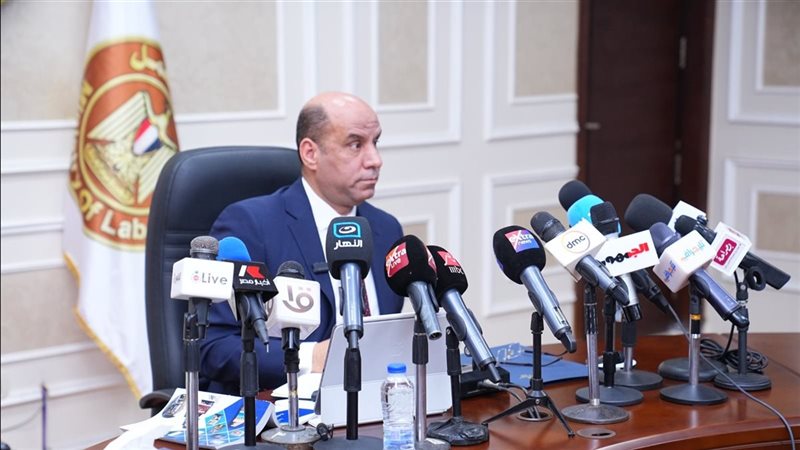 “العمل” تعلن القواعد الجديدة لتنظيم العمل بالقطاع الخاص