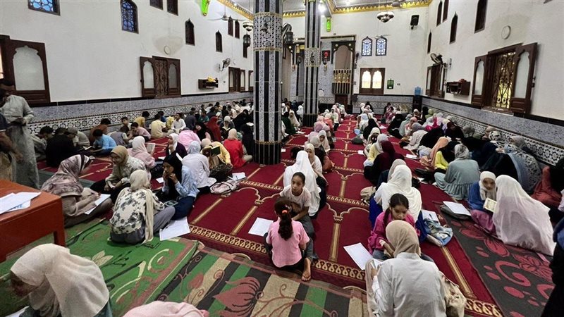 ختم القرآن الكريم خلال جلسة واحدة، طلاب الأزهر يتألقون في يوم السرد القرآني (فيديو وصور)