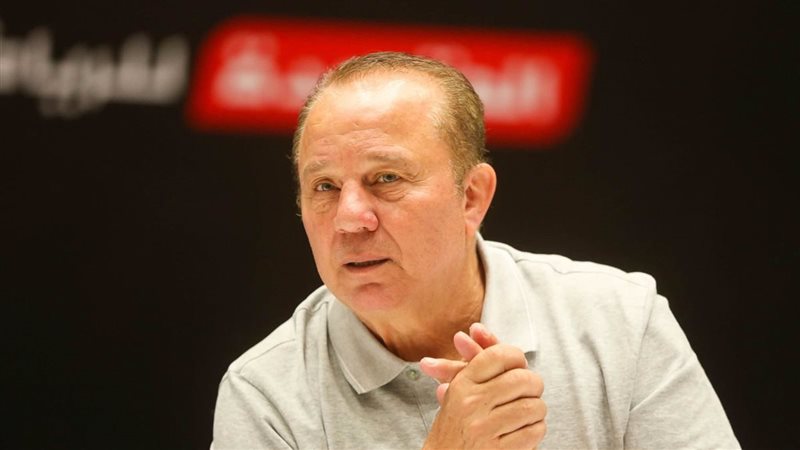 اتحاد الكرة يبحث عن بديل حسين عبد اللطيف