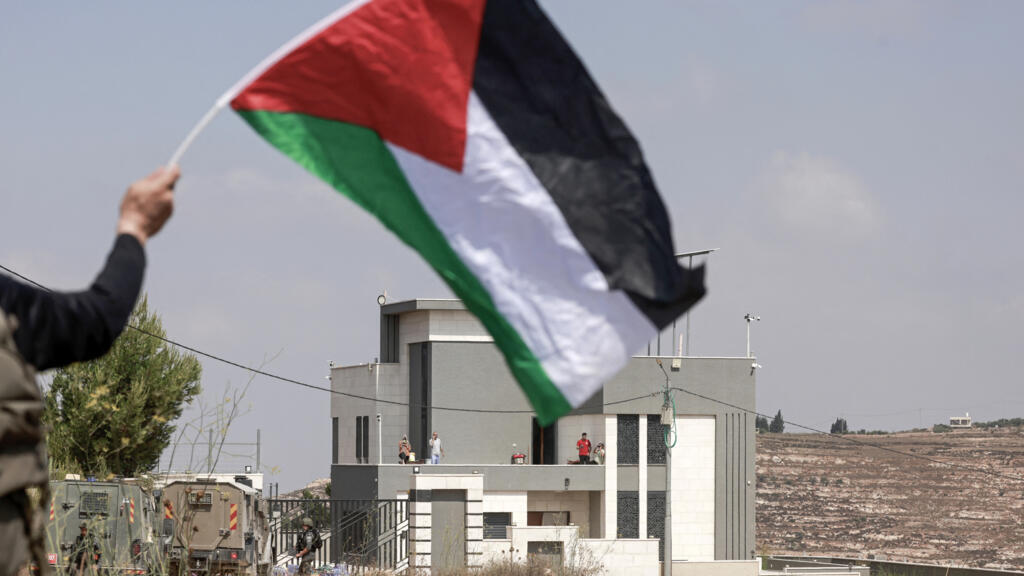 باريس تدعو إلى ضرورة إجراء الانتخابات الفلسطينية في موعدها
