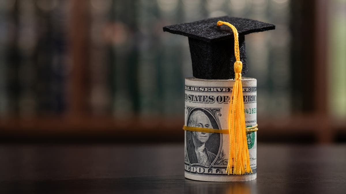 جامعات أميركية ترفع الرسوم إلى 100 ألف دولار سنوياً.. لكن أزمتها المالية تتفاقم