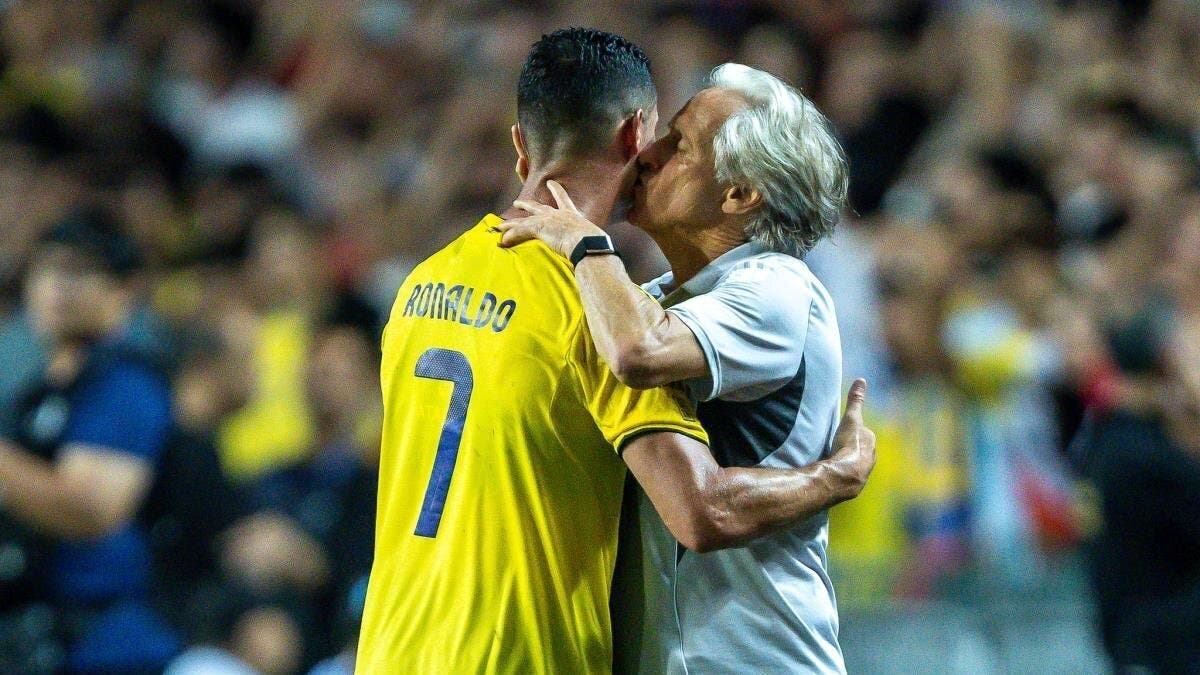 جيسوس يستدعي رونالدو لمواجهات دوري أمم أوروبا