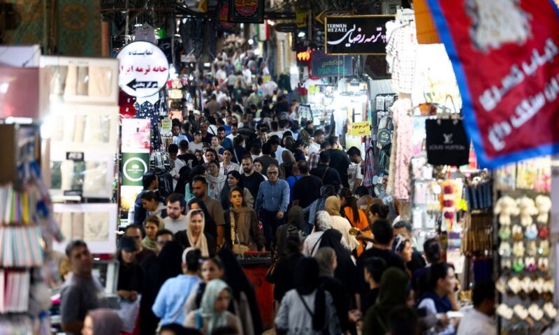 تل أبيب تراهن على الاحتجاجات في إيران.. “شرارة التظاهر آتية”