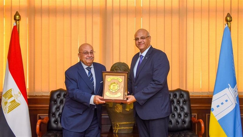 محافظ الإسكندرية يستقبل رئيس نادي القضاة لبحث سبل تعزيز التعاون ودعم الأنشطة الاجتماعية والثقافية