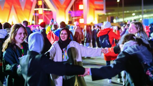 بمشاركة لافروف.. مهرجان الشباب الدولي في روسيا يسدل ستاره بحفل ختامي مهيب.. فيديو