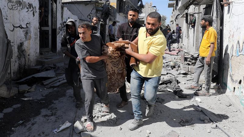 إصابة 9 فلسطينيين جراء قصف إسرائيلي لمخيمات النازحين جنوب غزة