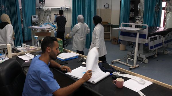 تحذير من انهيار صحي وشيك في غزة… 28 مستشفى تضرر والاحتياجات تتفاقم