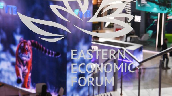 أكثر من 5 آلاف مشارك في “المنتدى الاقتصادي الشرقي” بعضهم من الولايات المتحدة وأوروبا