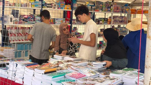 الجزائر تراهن على الأسواق الجوارية لكبح المضاربة وتخفيف كلفة الدخول المدرسي
