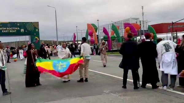 مهرجان الشباب العالمي يجمع ثقافات العالم في “موكب شباب العالم”