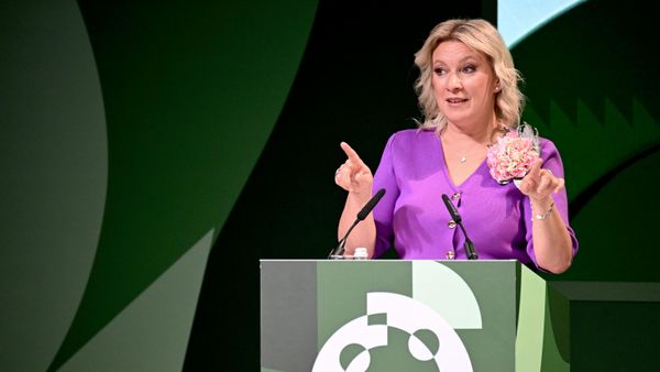زاخاروفا: صحفيون غربيون يعاقبون من قبل أصحابها لتغطية الحقيقة حول روسيا