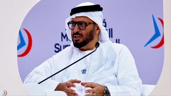 مستشار الرئيس الإماراتي: أي تسوية ينبغي أن تشمل حوارا بين طهران ودول الخليج