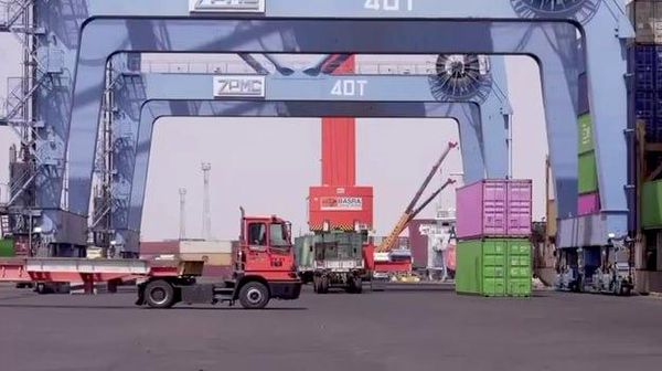 بعد أشهر من الركود… ميناء “أم قصر” العراقي يستعيد حركة السفن ويرفع النشاط إلى 21%