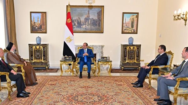 السيسي لعمار الحكيم: جهود مصرية مكثفة لخفض التوتر وتجنب الانزلاق لموجة تصعيد جديدة