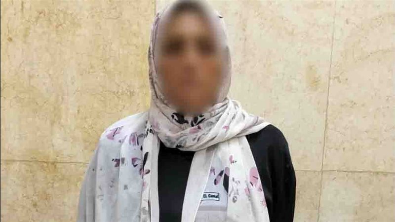 لقطة من داخل المحل قادت الأمن إليها، سقوط سيدة بتهمة سرقة هاتفين بالقليوبية
