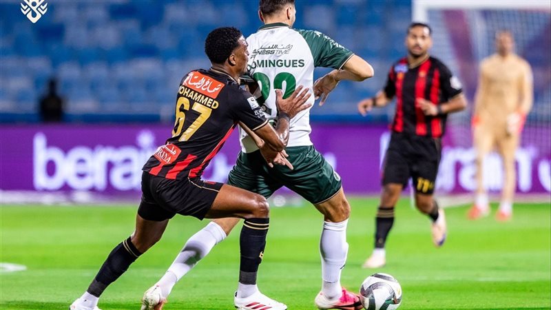 الدوري السعودي، تعادل سلبي بين الرياض والخلود في الشوط الأول (صور)