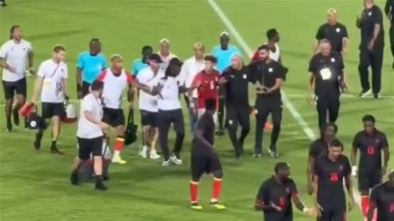مشادة بين حسام حسن واليو سيسه.. وإمام عاشور يتدخل (فيديو)