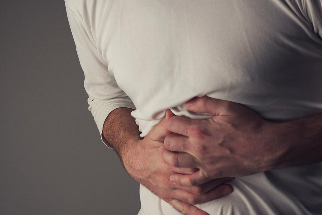 طرق علاج آلام البطن في المنزل