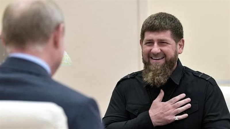اغتيل والده ويحكم بقبضة حديدية لتحقيق الاستقرار، رمضان قديروف رئيسا للشيشان لولاية خامسة