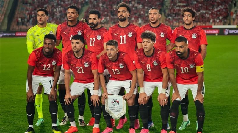 بعد استبعاد صلاح وعبد المنعم، النجيل الصناعي حلال على المحليين وحرام على المحترفين