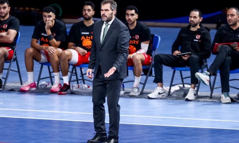 أوجستي والمنتخب.. نائب رئيس اتحاد السلة يكشف مستقبل المدرب الإسباني مع الفريق