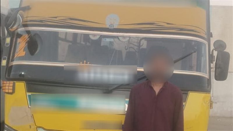 ضبط سائق «ميني باص» ومدير مبيعات بعد رصد مخالفات مرورية بالقاهرة