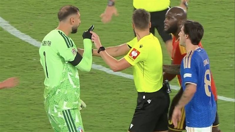 مشادة بين لوكاكو ودوناروما عقب مباراة بلجيكا وإيطاليا (فيديو)