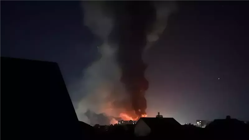 هجوم بمئات المسيرات على موسكو يوقع قتلة ويلحق أضرارًا بمصفاة نفط مهمة (صور)