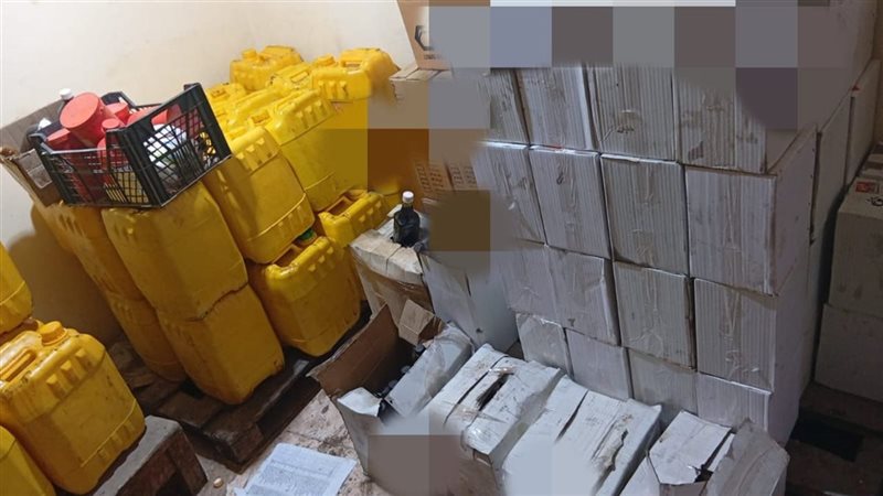 التحفظ على 2 طن مواد مجهولة المصدر داخل مصنع زيوت غير مرخص بالإسماعيلية(صور)