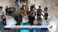 بالتزامن مع يوم السياحة العالمي.. وفد إنجليزي يزور منطقة تل العمارنة بالمنيا