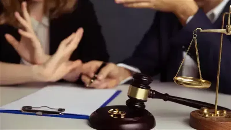 “قلت له طلقني مرضيش”، زوجة تكشف أمام النيابة تفاصيل طعنها لزوجها بـ”كتر” في السلام